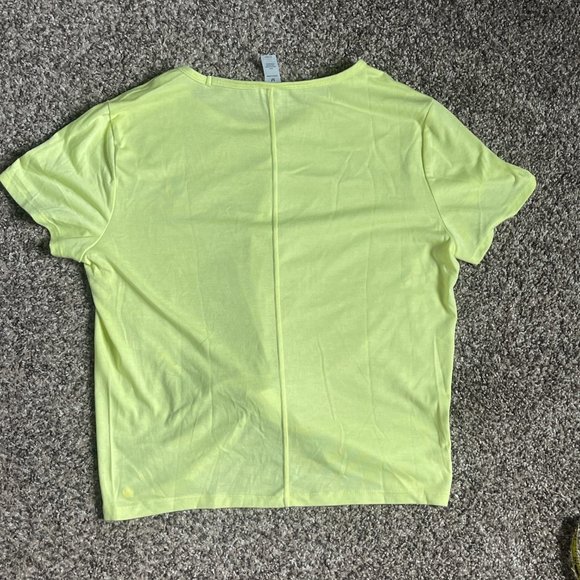 NWOT Yogalicious Cropped Twist Front Short Sleeve Active Workout Top, Size Med - Picture 2 of 6